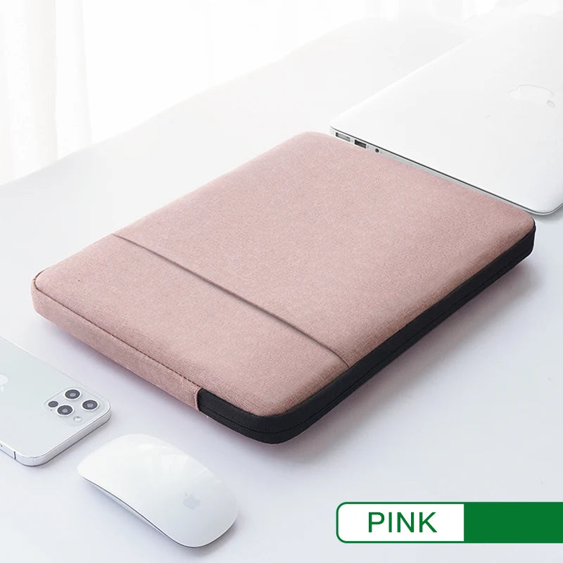 Minimal Water-Resistant Laptop Sleeve with Soft Lining (13–16 Inch)