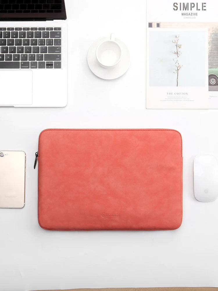 Housse souple et imperméable pour ordinateur portable avec doublure absorbant les chocs