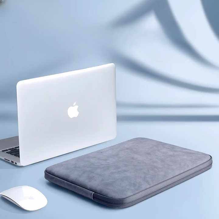 Housse souple et imperméable pour ordinateur portable avec doublure absorbant les chocs
